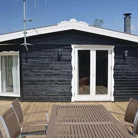 Tatil Evi Three-bedroom Holiday With A Fireplace 01 Hemmet