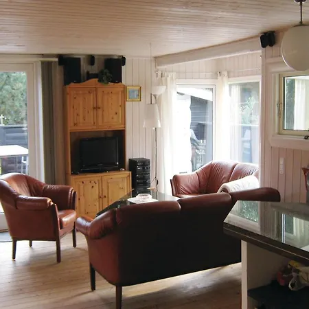 Tatil Evi Three-bedroom Holiday With A Fireplace 01