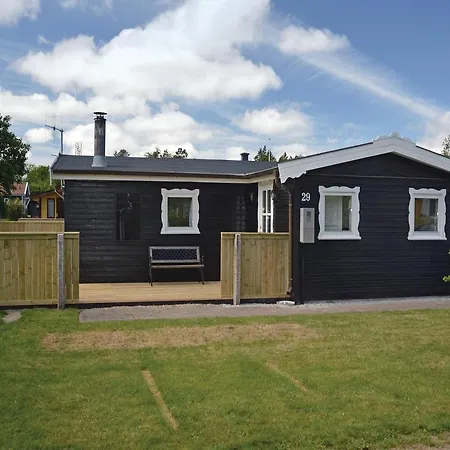 Three-bedroom Holiday With A Fireplace 01